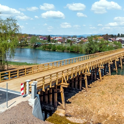 Novi stari most čez Krko